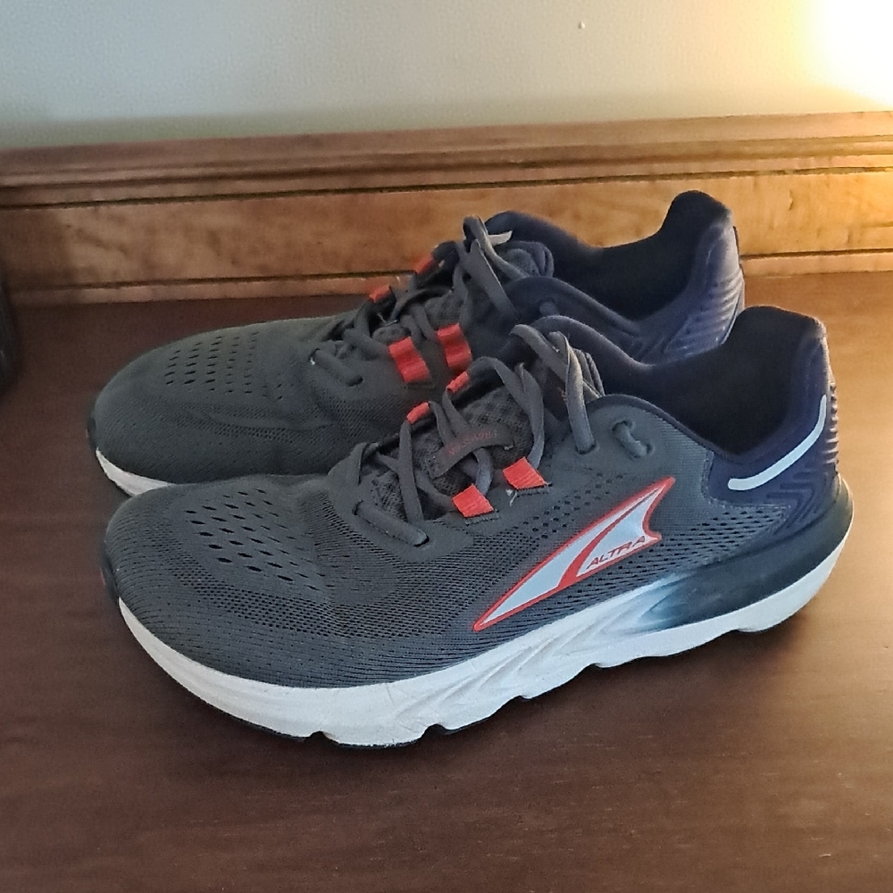 Altra Provision 8, Mens Size 9.5